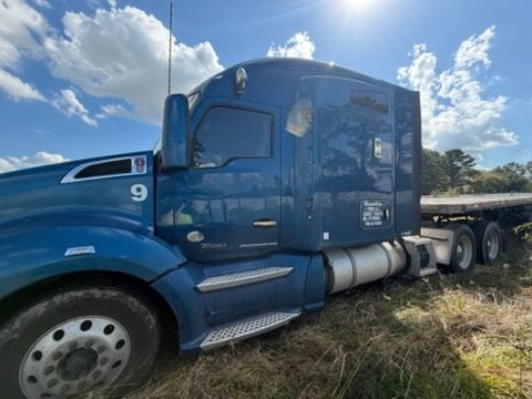 Kenworth #T680, Class 8 sleeper semi tractor, diesel, 1,108,202 miles, 2017 - Image 8