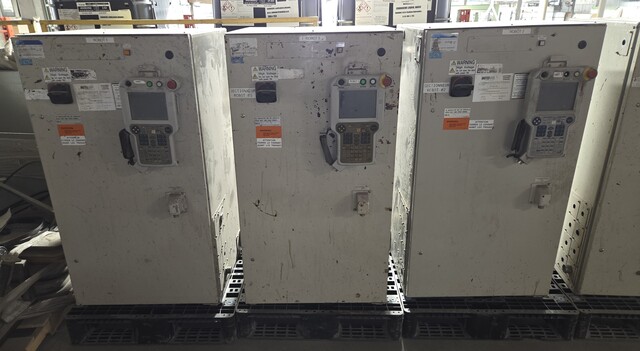 Yaskawa Motoman, HP20, Industrial Robots, NX100 controllers, spare parts, 2010, (7 available) - Image 3