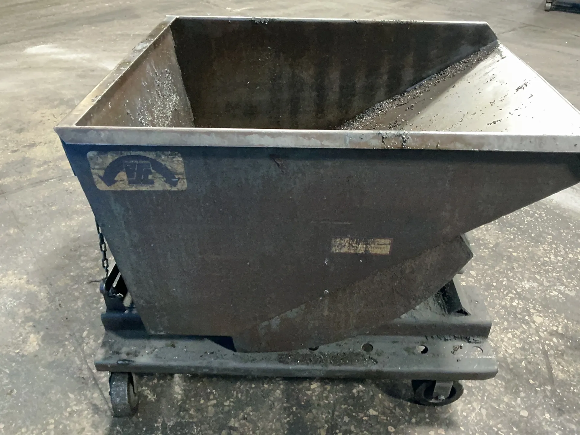 Earl Soesbe, self-dumping hopper, 4000 lb. capacity (2 available) - Image 5
