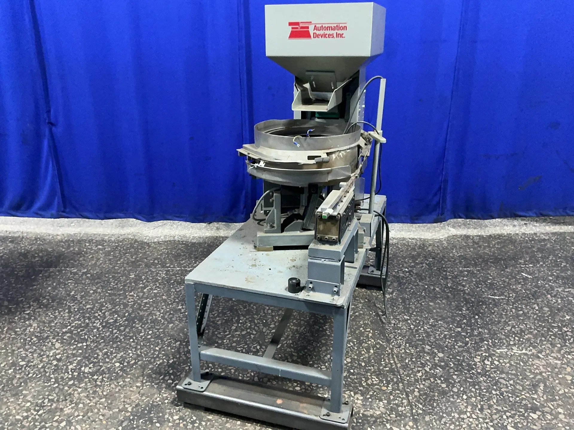 Automation Devices, vibratory bowl feeder, 18" diameter, 18" x 19" x 19" chute - Image 1