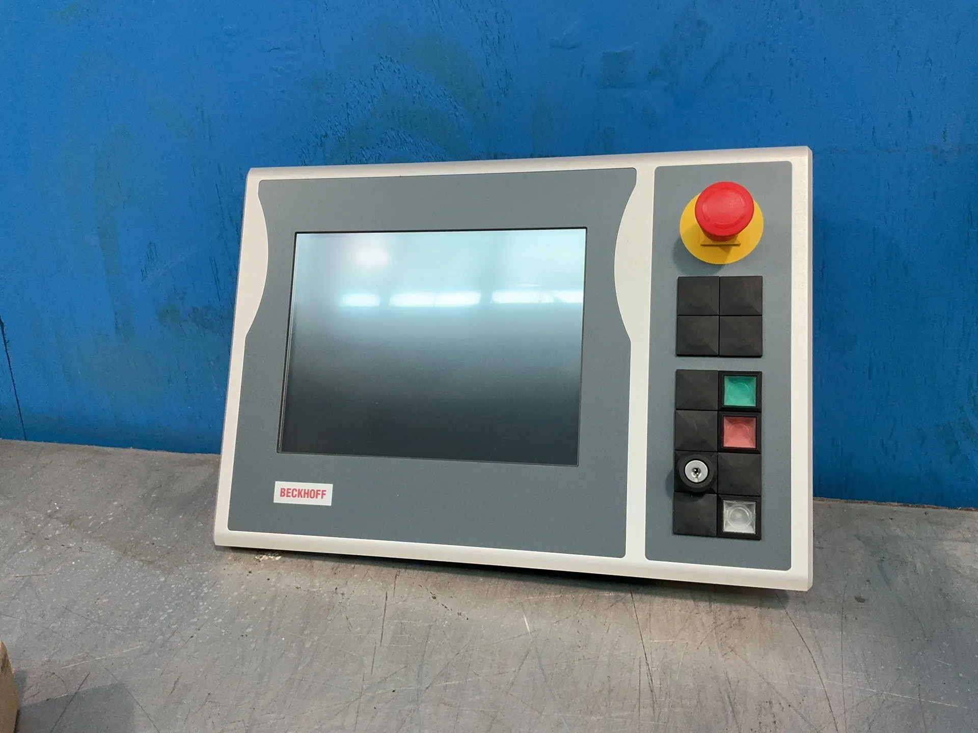 Beckhoff #CP7801-1024-0010, 12" Touchscreen, Elo AccuTouch display, 4 keys, 2 firmware discs, binder, 2011 - Image 2