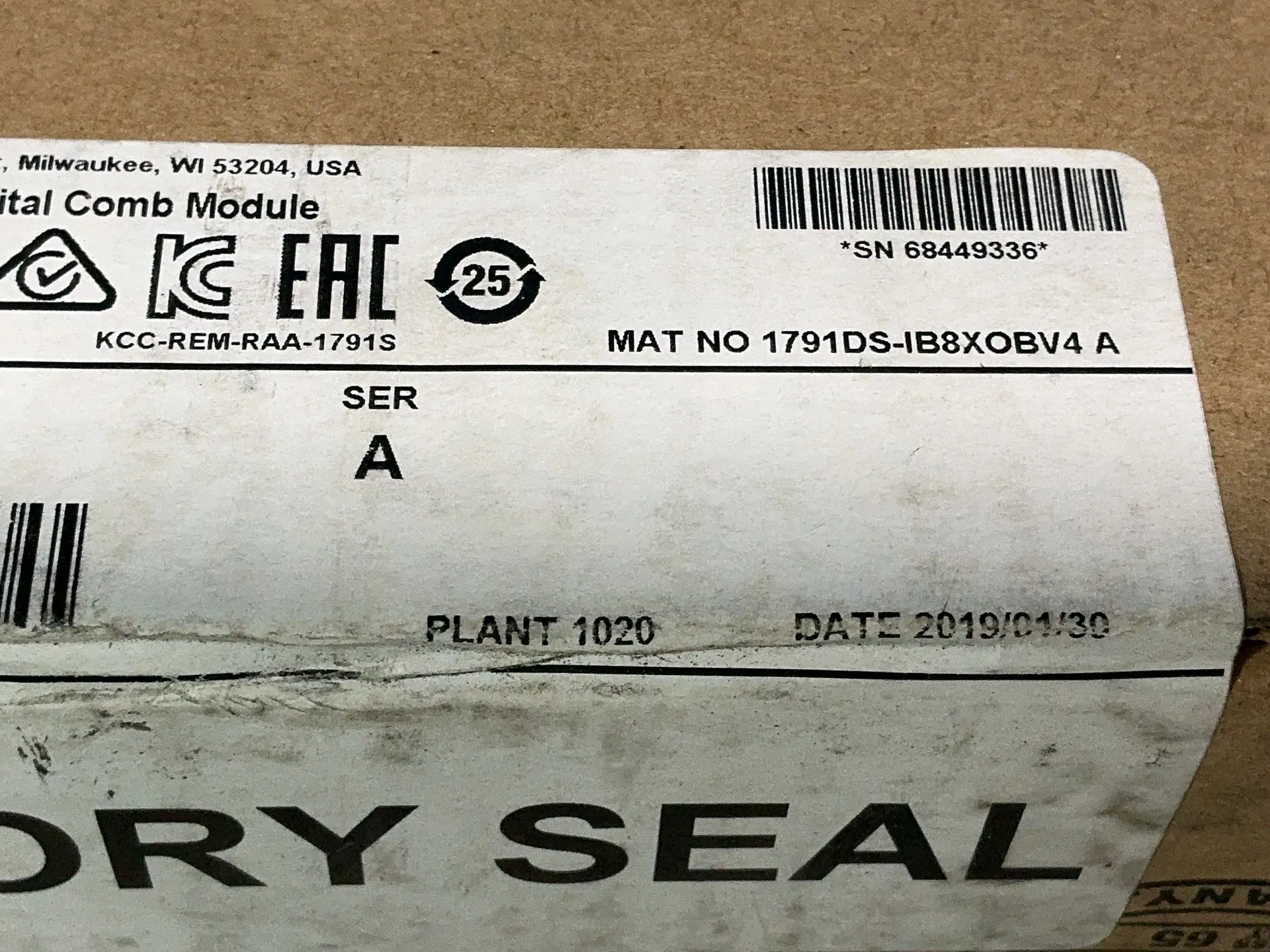 Allen-Bradley #1791DS-IB8XOBV4, Guard I/O 16 Point Digital Comb Module, new, 2019 - Image 5