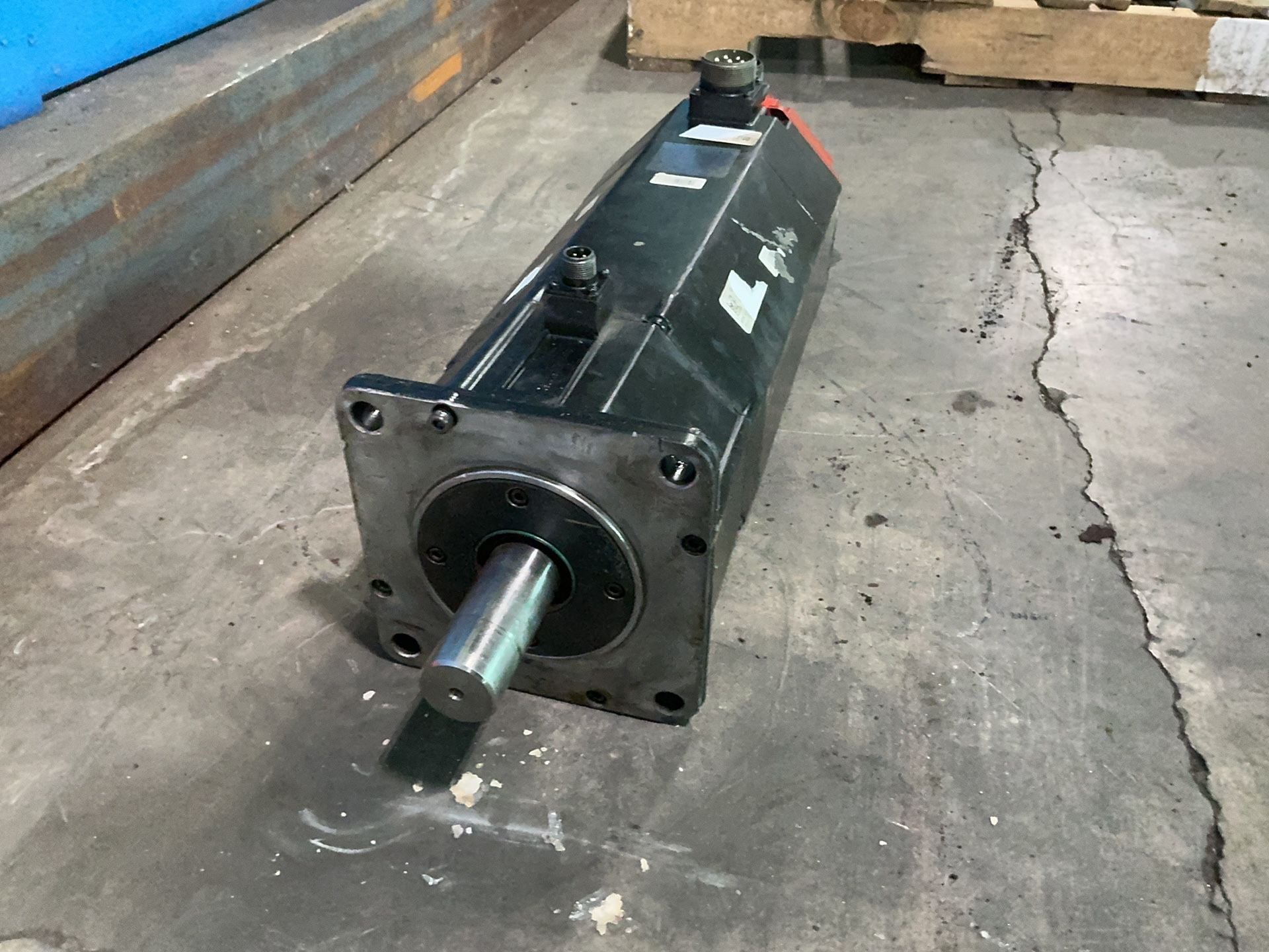 6 KW Fanuc #A06B-0572-B388, AL50/2000 Servo Motor, 30 Amps, 2007 - Image 2