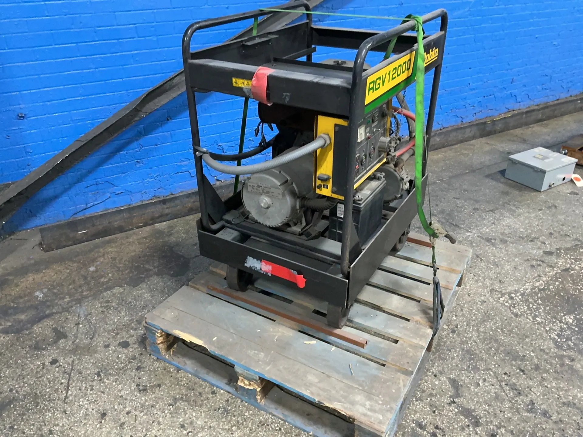 12 KW Robin #RGV12000, gas generator, Robin EH65 OHV engine, 12 Volts battery, 73.5 hours - Image 2