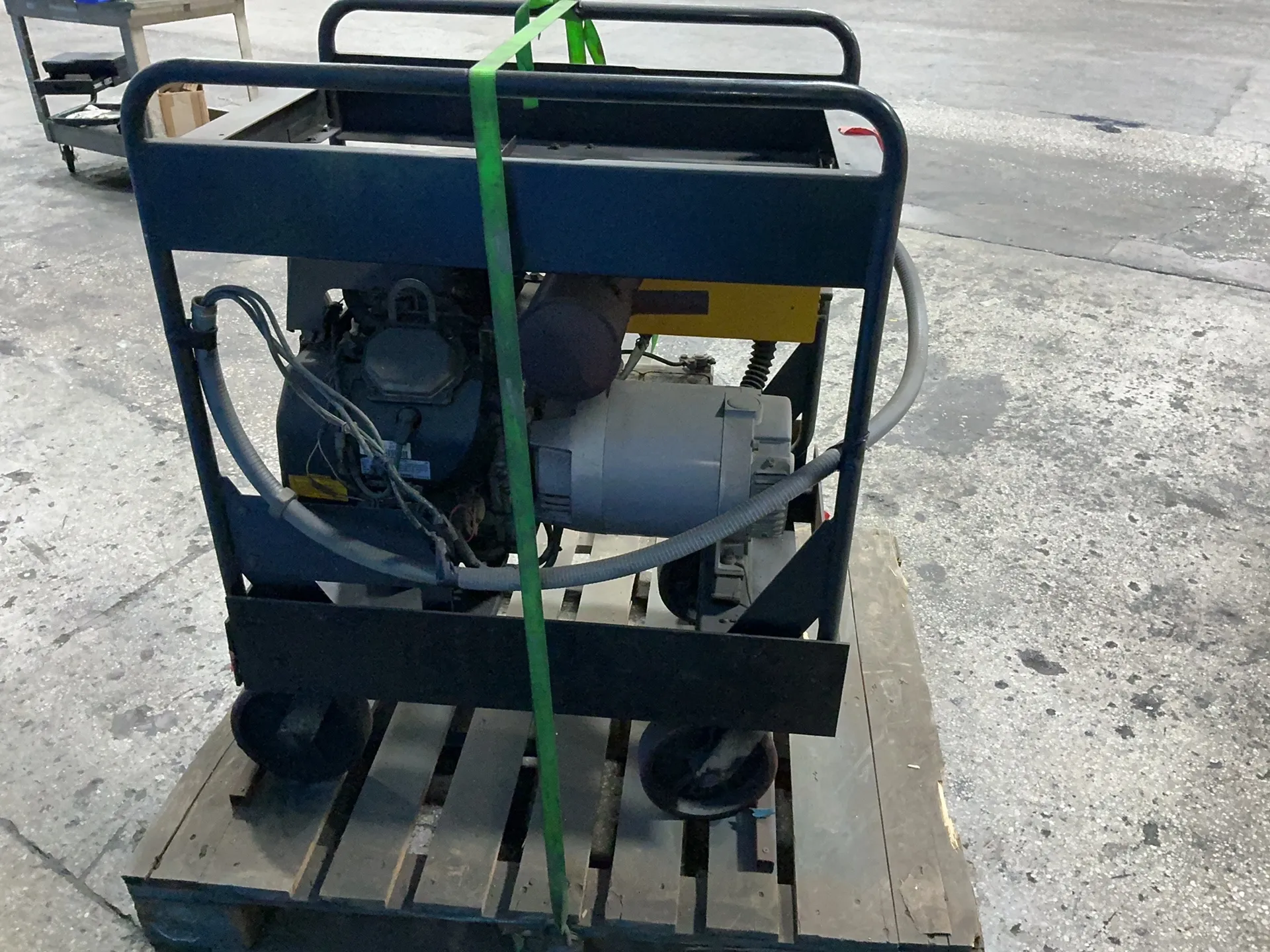 12 KW Robin #RGV12000, gas generator, Robin EH65 OHV engine, 12 Volts battery, 73.5 hours - Image 5
