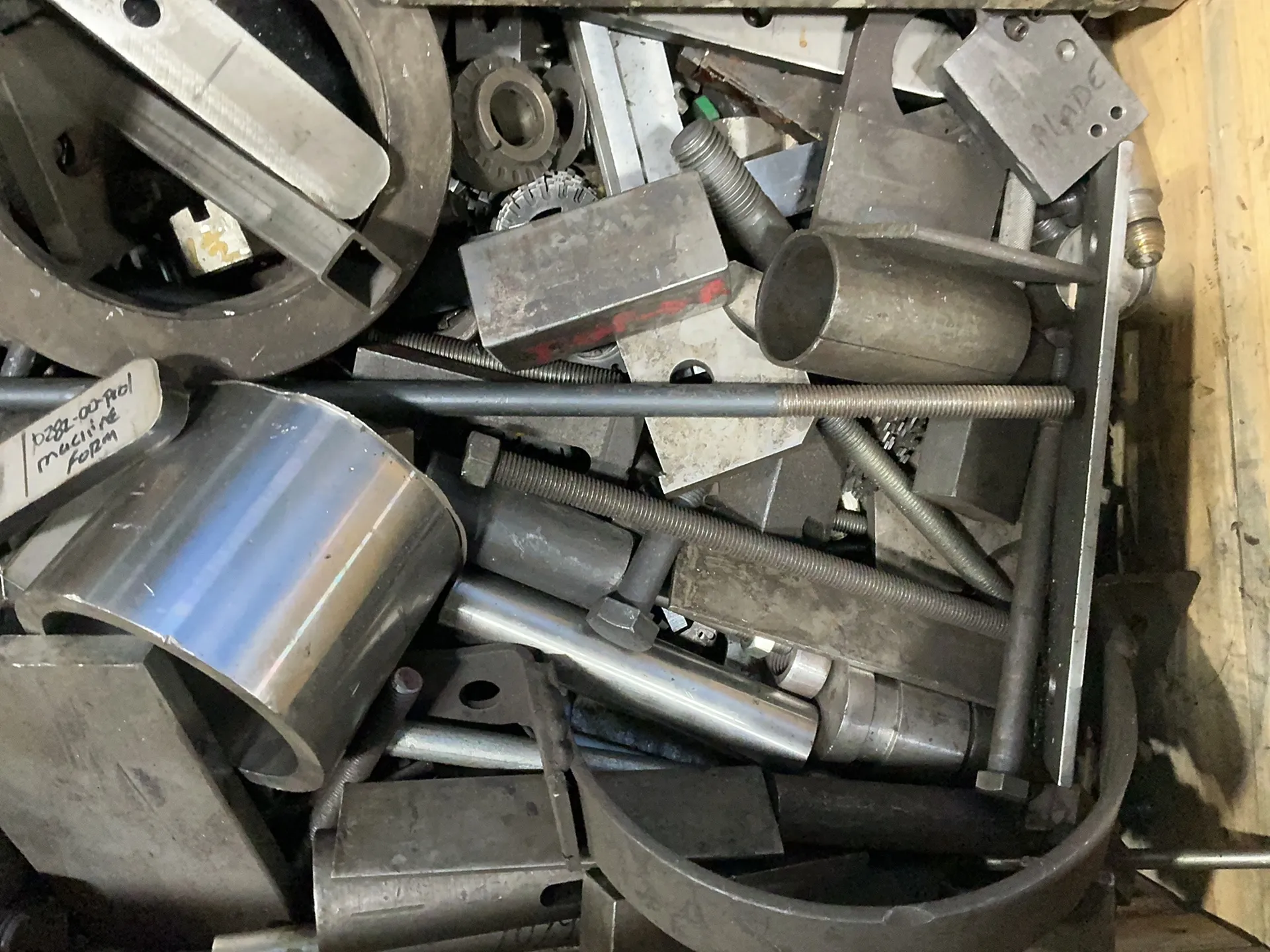 Hardware and tooling, LOT of 100 - Image 4