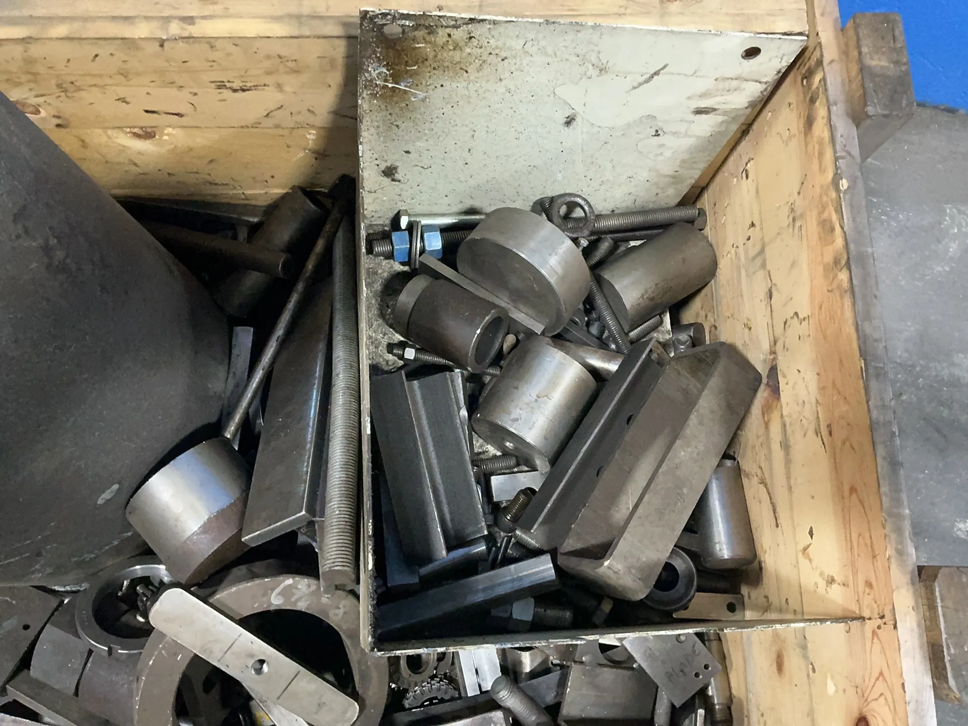 Hardware and tooling, LOT of 100 - Image 5