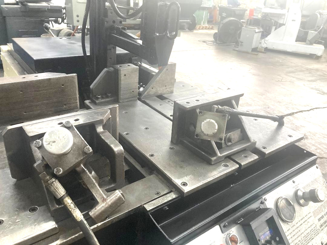 10" x 10" Marvel #V-10A, Automatic Vertical Tilt Frame Band Saw, 12' x 1" blade, 60-400 FPM, 3 HP, automatic - Image 2