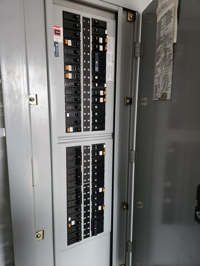 MCC, 120 Volts, skidded, housed, 2004 - Image 6