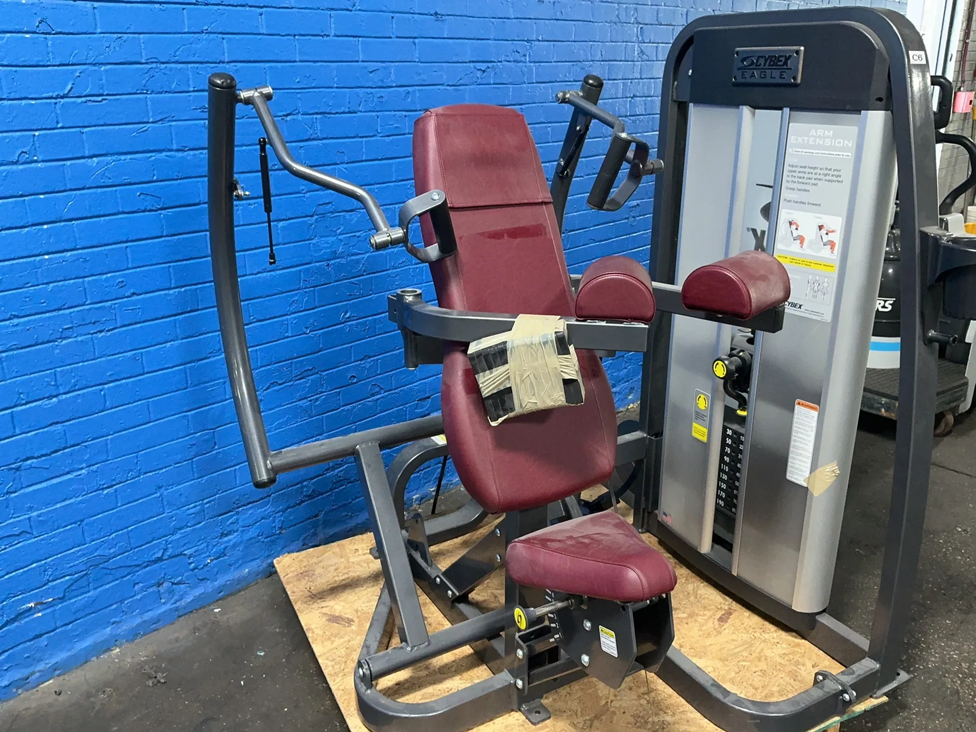 Cybex #11080, arm extension machine, 205 lb. training weight, 300 lb. user weight - Image 5