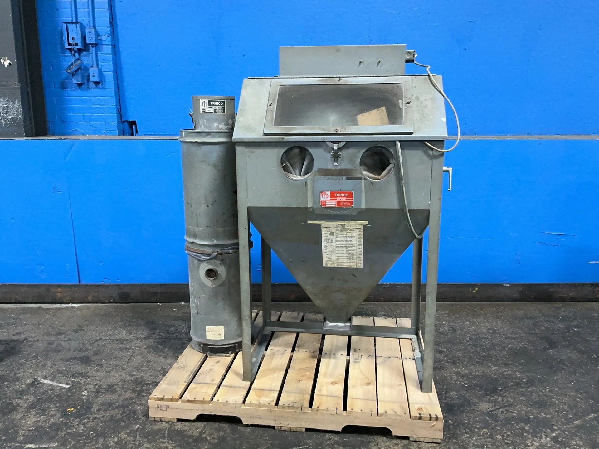18" x 36" Trinco #36/BP, blast cabinet - Image 1