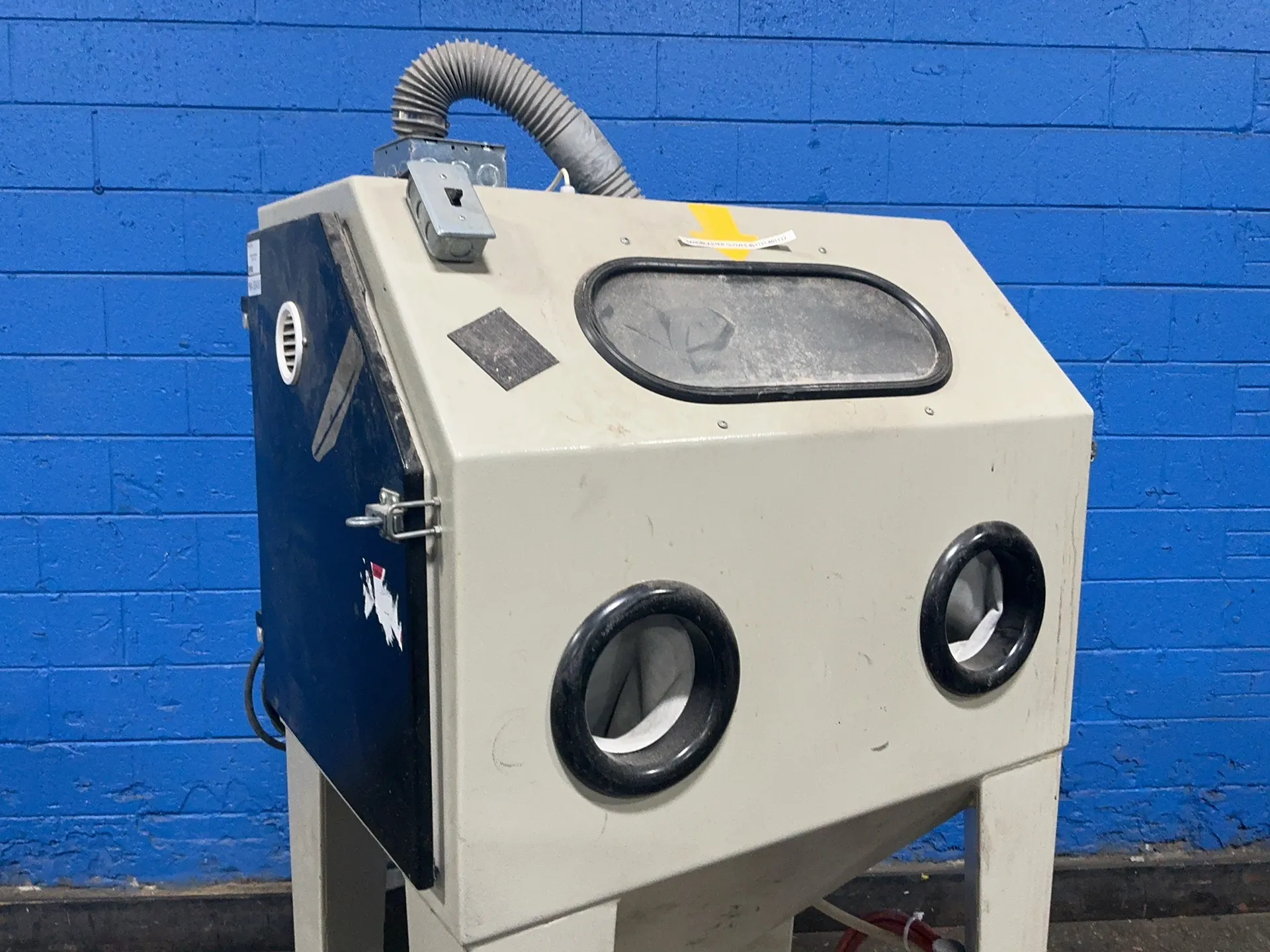 22" x 36" x 22" sandblaster - Image 6