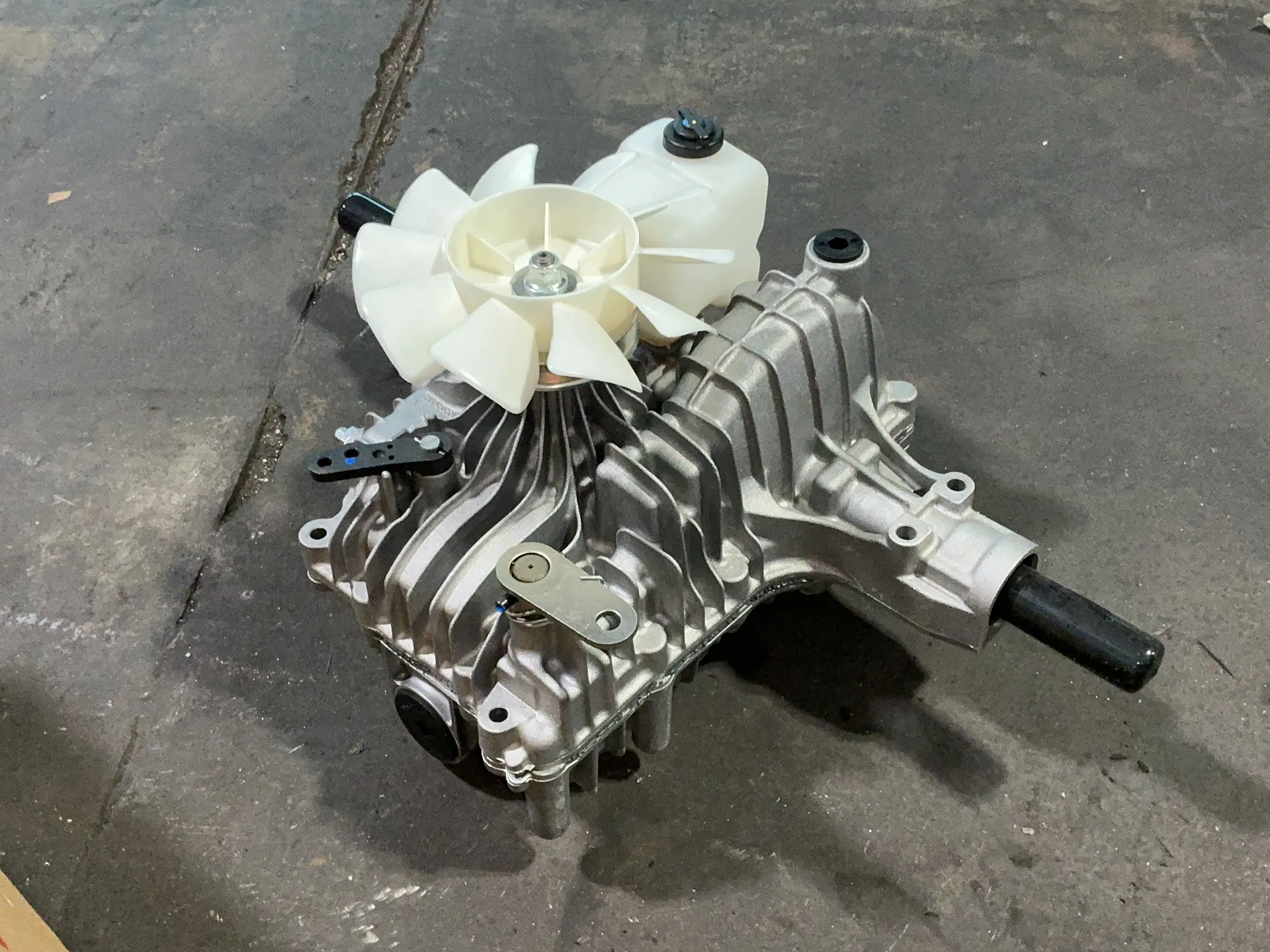Tuff Torq #K66AQ, hydrostatic transaxle, 2019 (2 available) - Image 6