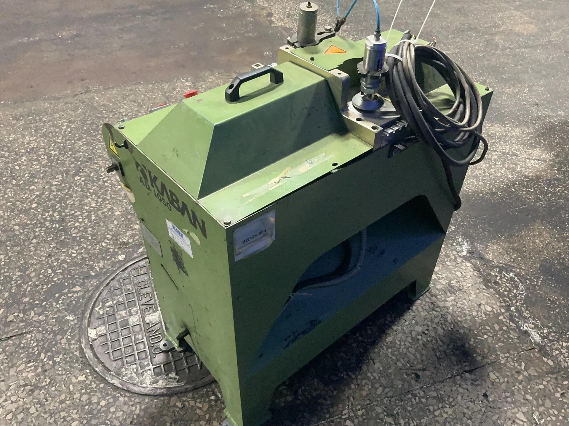Kaban #AD-1050, automatic glazing machine, 1.1 KW, 6 bar, 6 A, 3 phase, 400 V., 2003 - Image 6