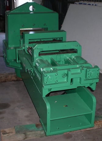 15" x .5" Schleicher, hydraulic feeder, 150 ton shear, self-contained, compact, 1997 - Image 4