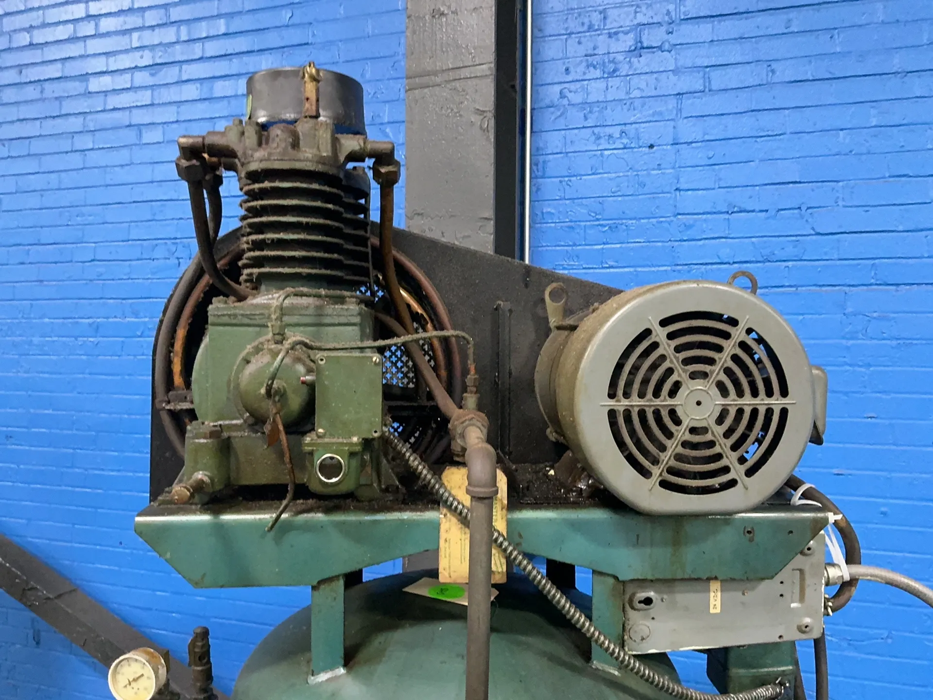 5 HP Wayne #6200-3VU, air compressor, tank mounted, 75 gallon, 1760 RPM, 208-220/440 V., 3 phase - Image 5