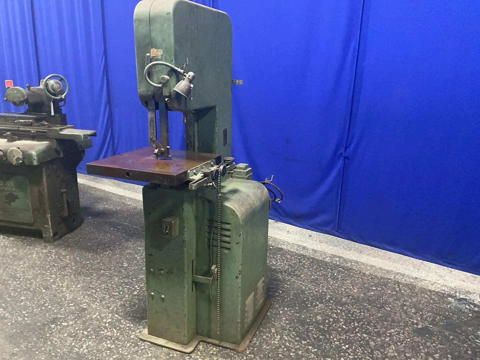 16" DoAll, vertical band saw - Image 3
