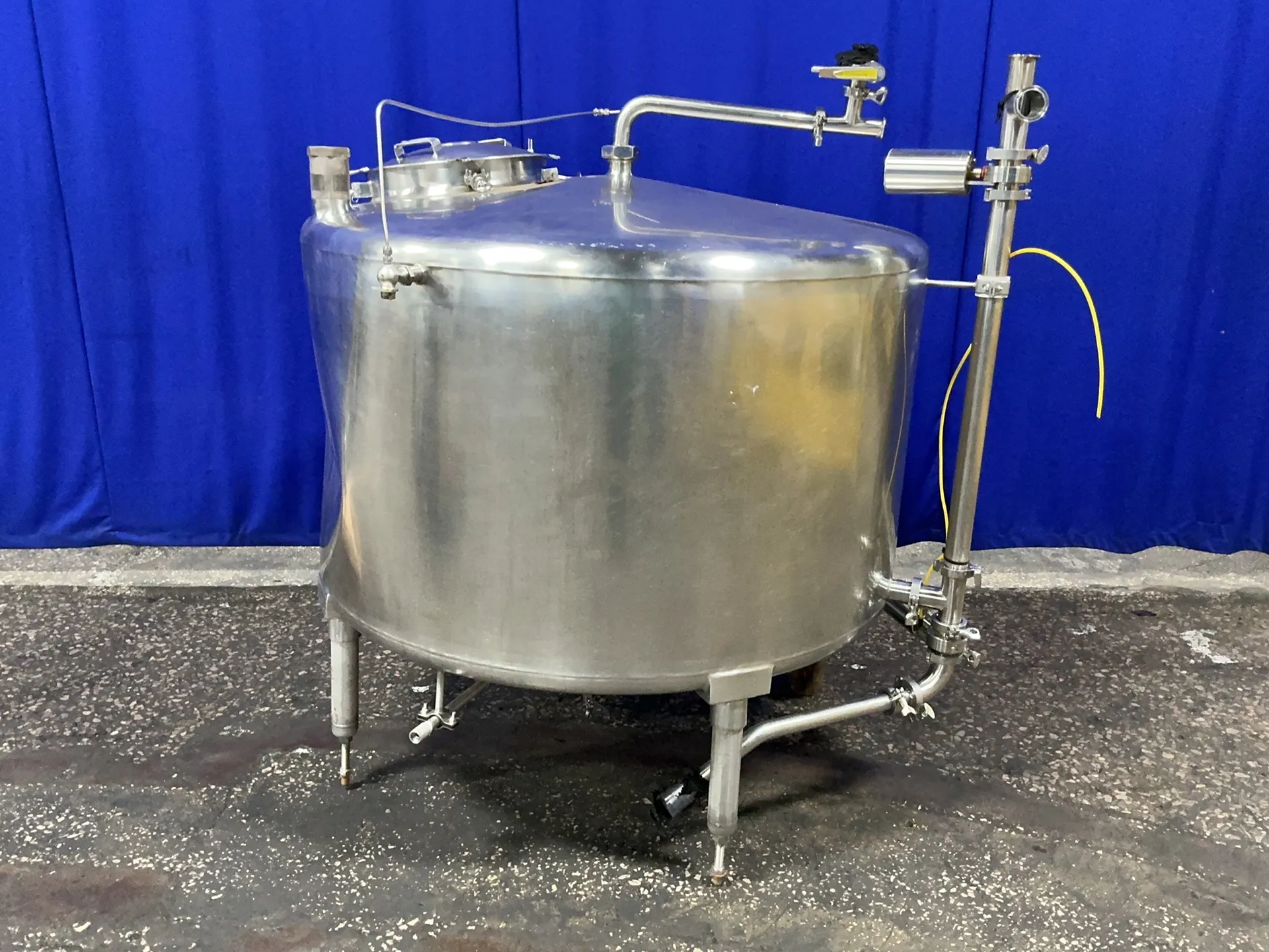 263 gallon Stainless Steel tank, 50" x 50" x 31" - Image 1
