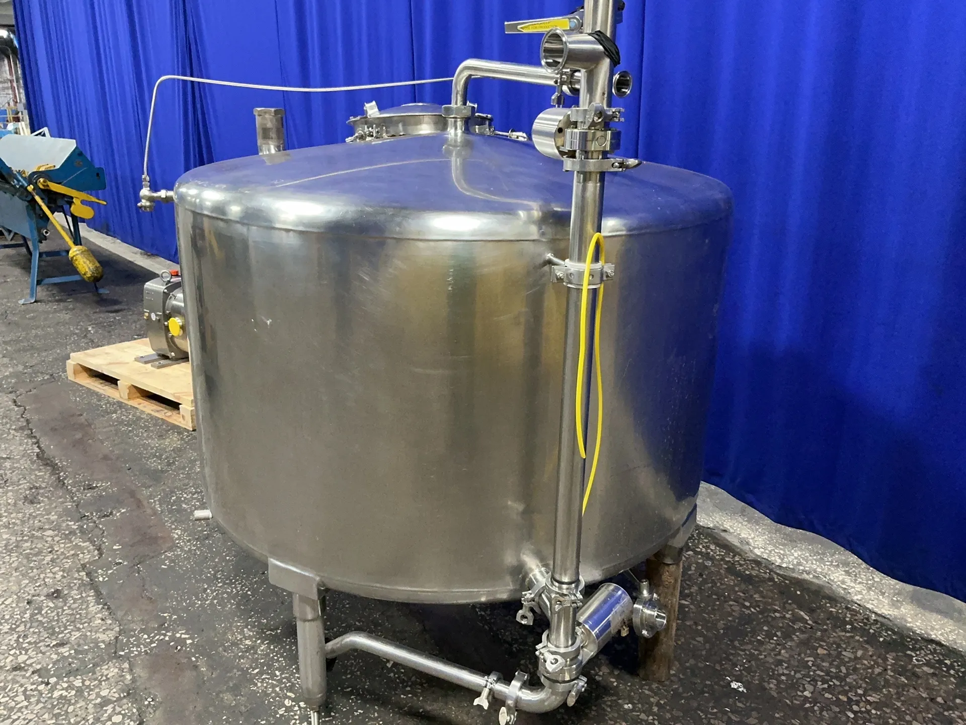 263 gallon Stainless Steel tank, 50" x 50" x 31" - Image 3