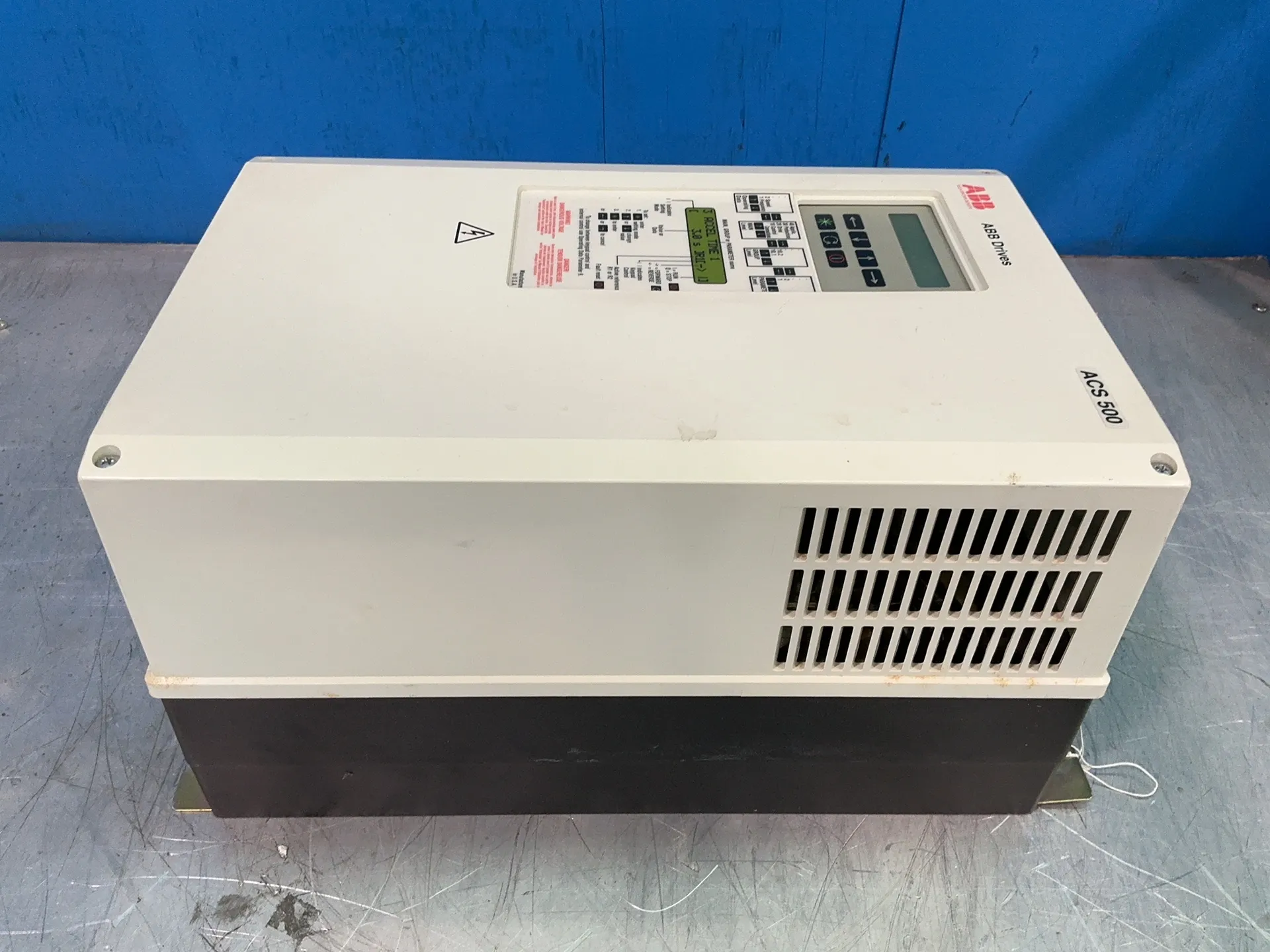 20 HP ABB #ACS501015, Variable Frequency Drive, Series B, 27 Amps, 3 phase, 50/60 Hz, 440-500 Volts, 0-500 Hz - Image 3