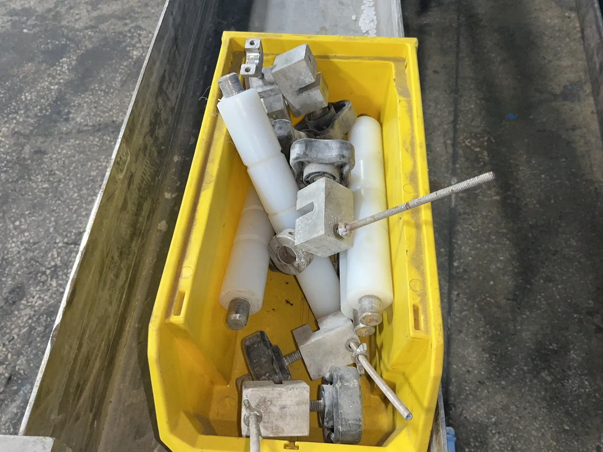 8" x 120" x 3" water bath, filter housing, extra hardware - Image 6