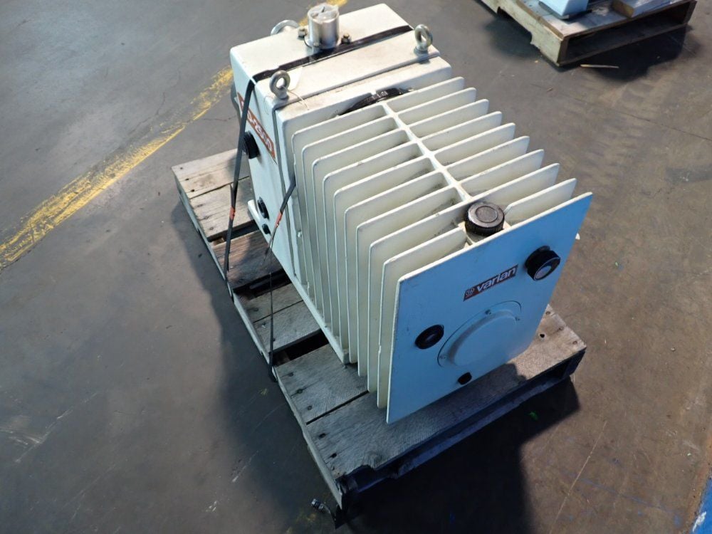 Varian #SD-2500, Vacuum Pump, 220/440 V. - Image 4