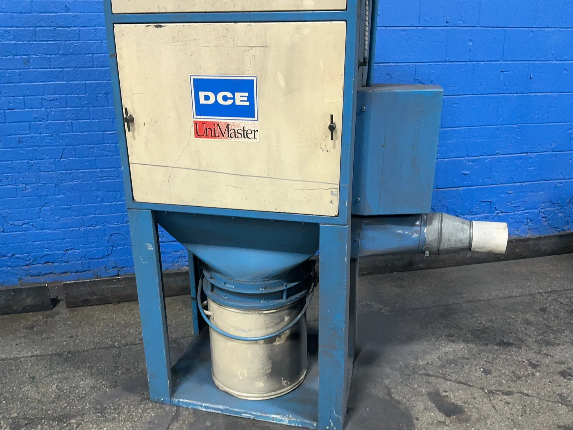 DCE #UMA102K3AD, Dust Collector, 2 HP, 230 V. - Image 2