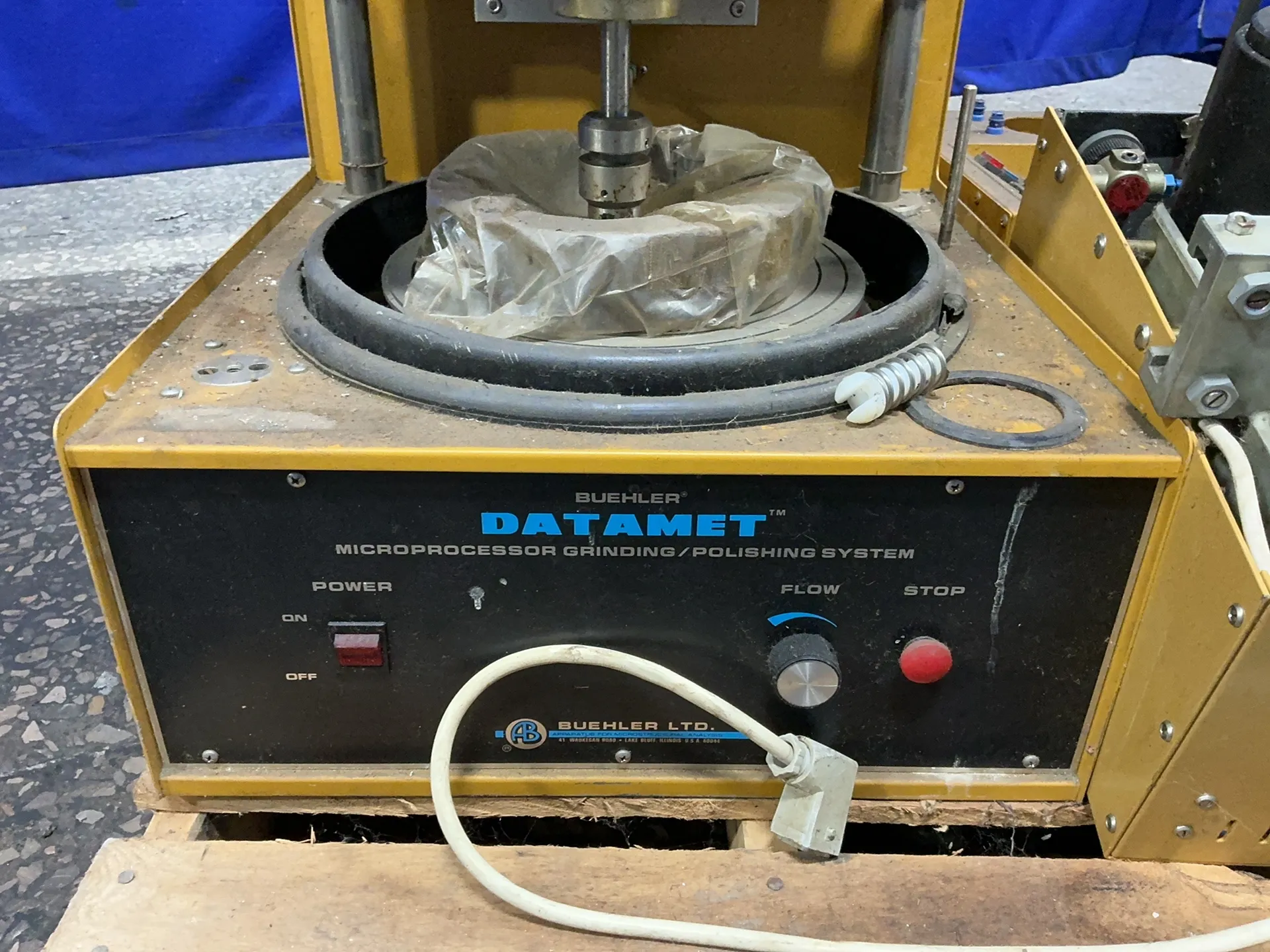 Buehler #60-5501-250, Microprocessor Grinding/Polishing System, 13" capacity, digital display, 1.5 A, 220 V. - Image 5