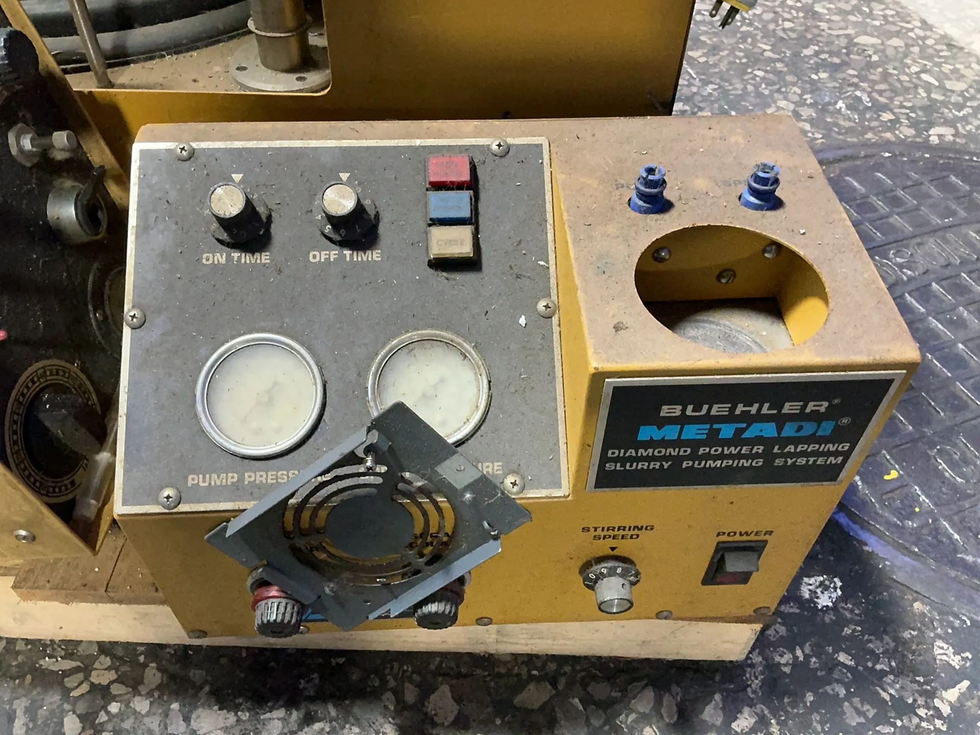 Buehler #60-5501-250, Microprocessor Grinding/Polishing System, 13" capacity, digital display, 1.5 A, 220 V. - Image 6