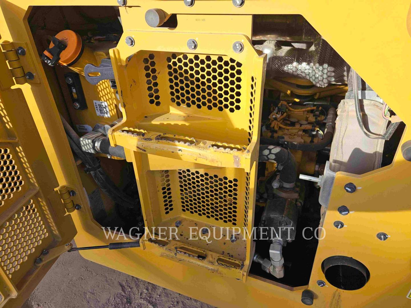 Caterpillar CB16, Compactor, 600 hours, S/N: HP501058, 2024 - Image 7