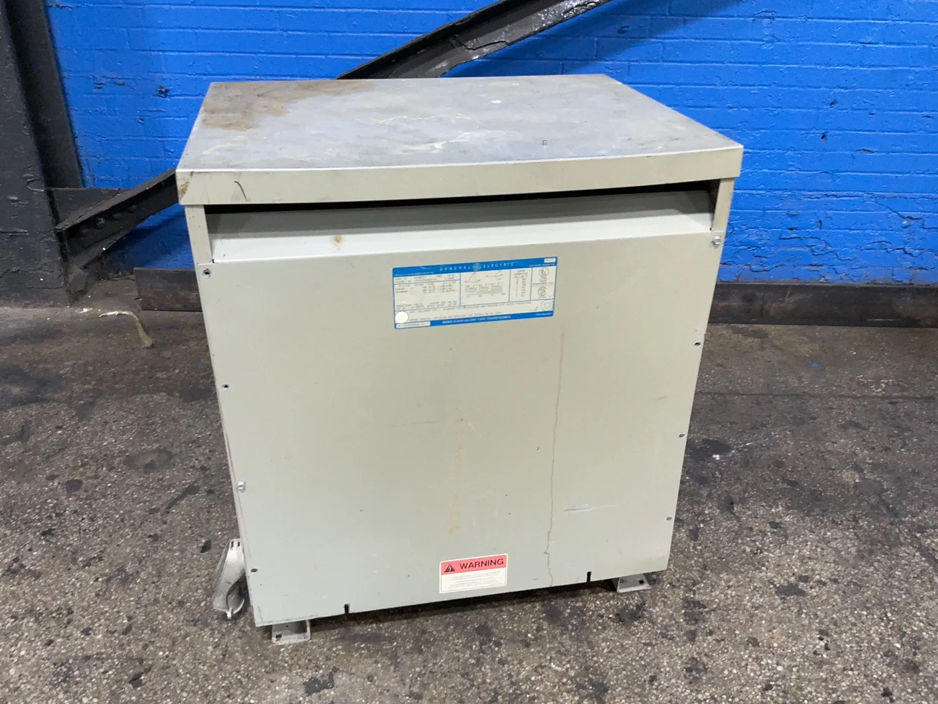 75 KVA 480 Primary, 208/120 Secondary, General Electric 9T23B3874, Dry Type Transformer, 3 Phase, Type 2 - Image 1