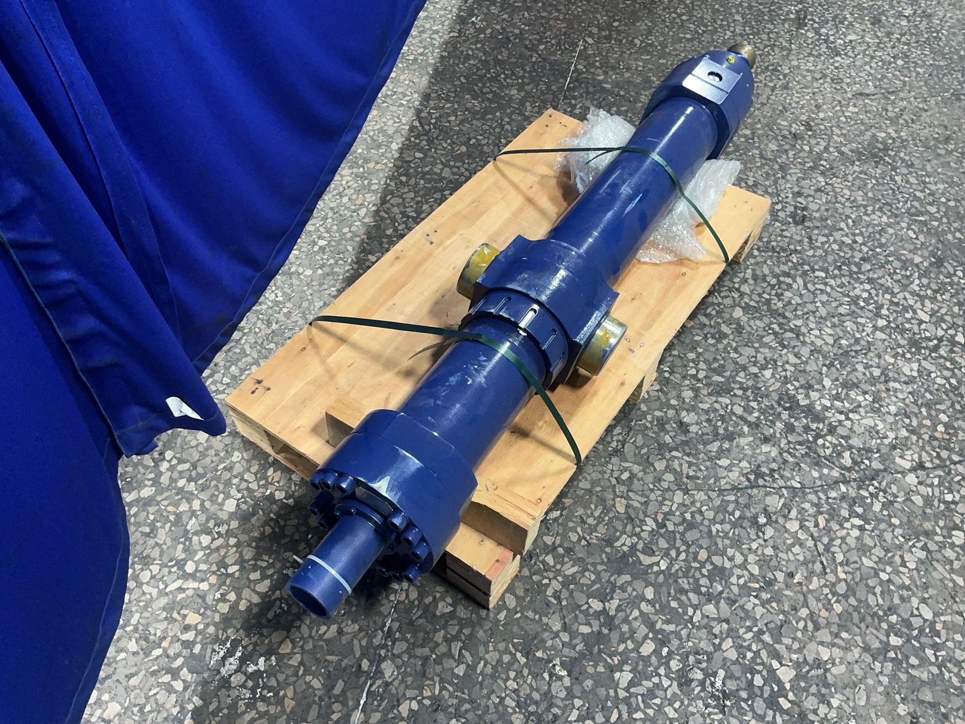 Glual Energy #C1L-G114-140/90X1056, Pitch Cylinder, 220 bar - Image 3