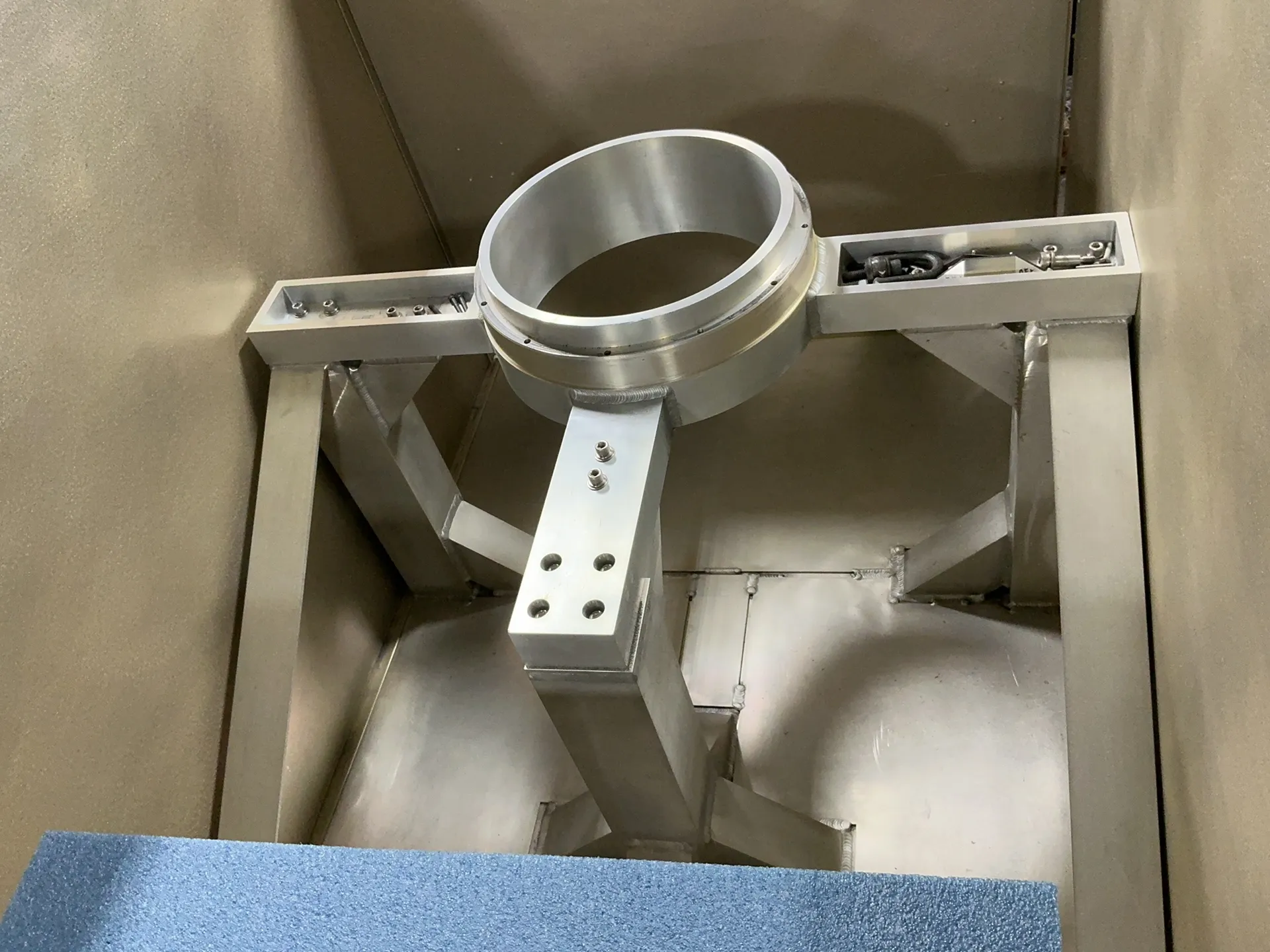 Transport Container, Stainless Steel, 16" x 30" table, 13" diameter - Image 2