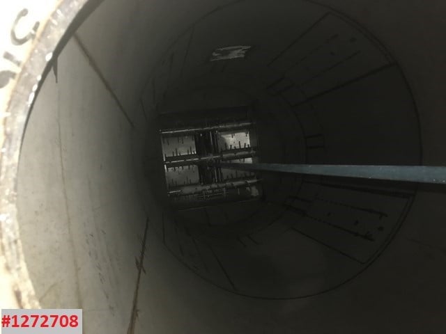 10470 gallon silo, 8' 6" x 24', sanitary 316 Stainless Steel, 1400 cu.ft., 45&deg; cone, 3-shaft delumper - Image 5