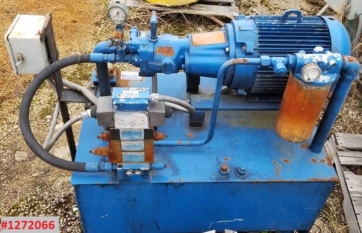 1" Vickers-Cross #CSEA40/PVQ20, gear pump, 20 GPM, 3600 psi, Carbon Steel, 10 HP - Image 1