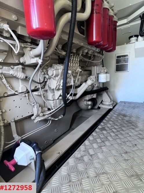 1000 KW Cummins #QST30-G5, diesel generator, 480 Volts, 3 phase, 60 Hz., Aggreko package, prime (3 available) - Image 5