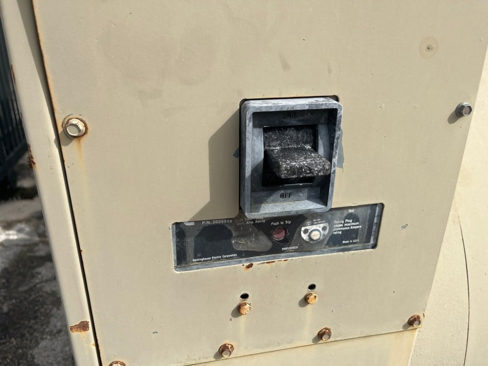 400 KW Cummins #KTA19-G2, Generator, 777 Hours, 480 Volts, Open Skid, 1986 - Image 8
