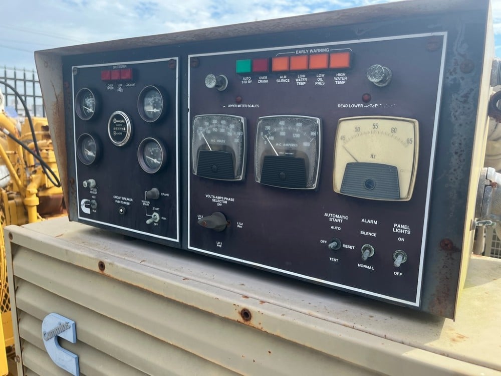 400 KW Cummins #KTA19-G2, Generator, 777 Hours, 480 Volts, Open Skid, 1986 - Image 9