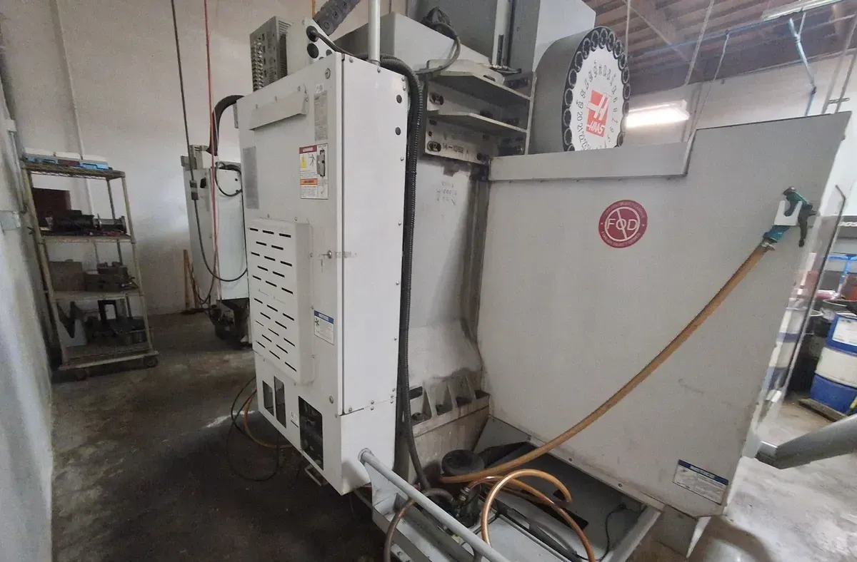 Haas #VF-3B, 4-Axis CNC Vertical Machining Center, 40" X, 20" Y, 25" Z, 48" x 18" table, 30 HP, 10,000 RPM - Image 3