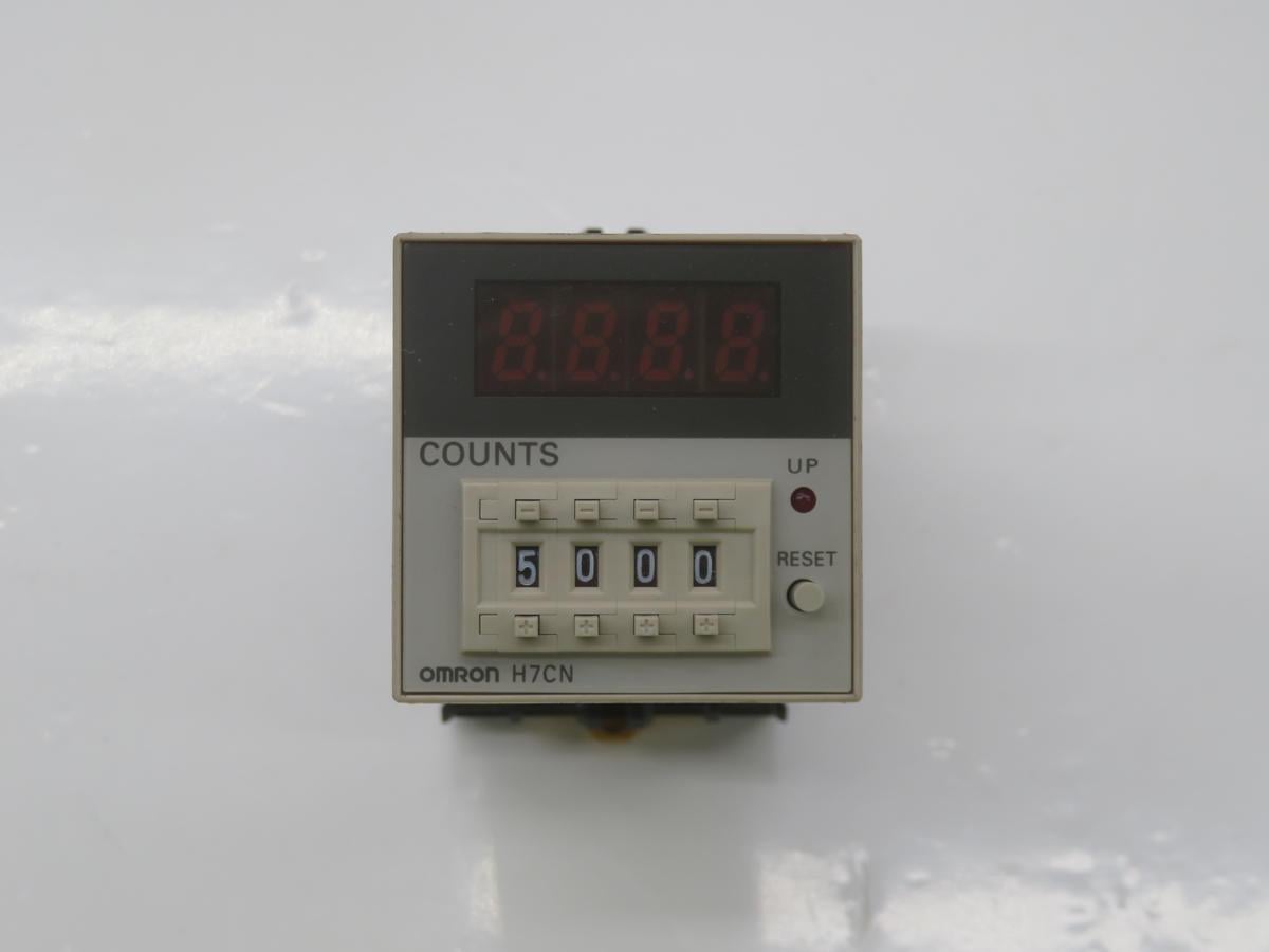 Omron #H7CN-XLNM, digital counter, 1/16 DIN, 4 digit LED display - Image 3