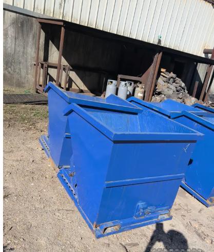 Forklift self-dumping hopper (2 available) - Image 1