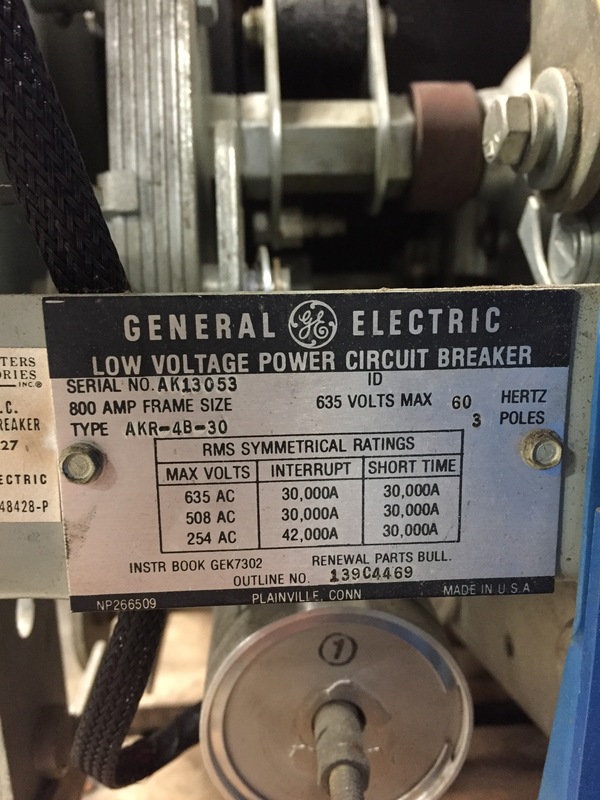 800 Amps, General Electric, akr- 4b-30, manually operated, drawout, w/AC-PRO - Image 2