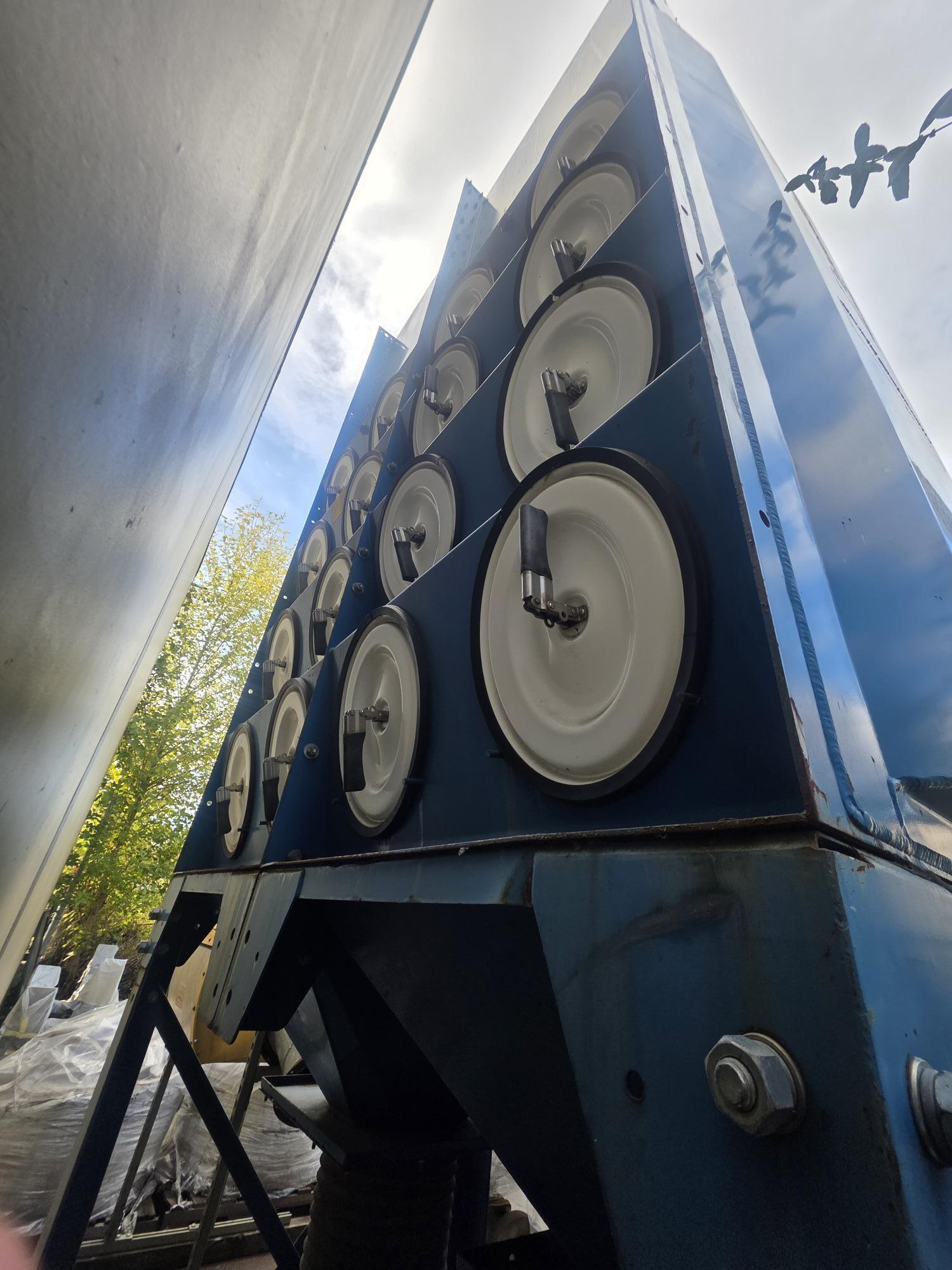 20000 cfm Donaldson Torit #DF04-32, Downflo oval cartridge dust collector, 32 filters, 6080 sq.ft., 50 HP - Image 10