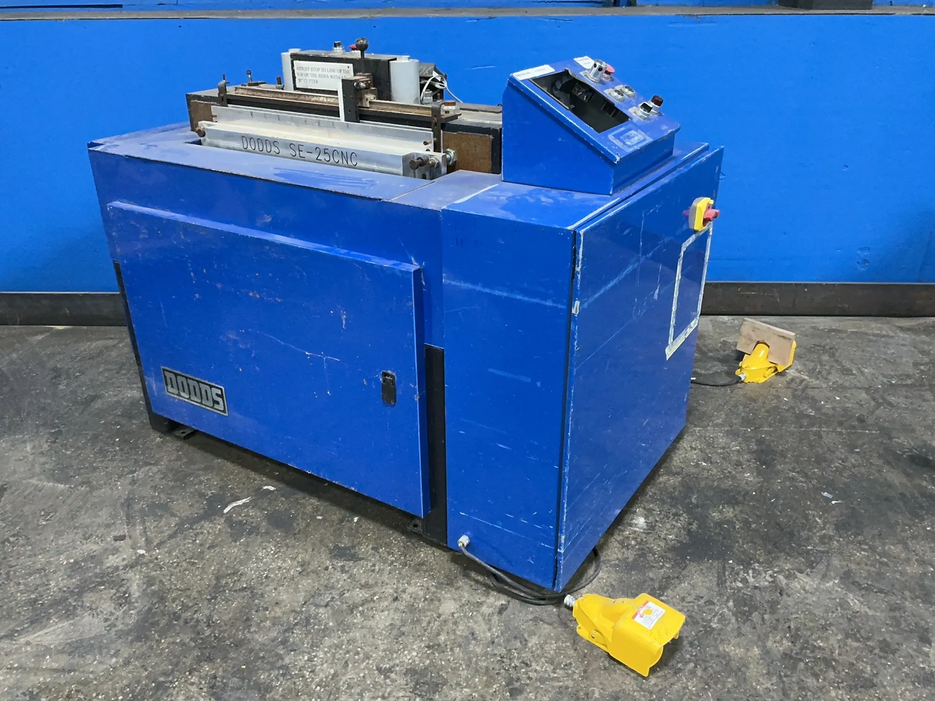 Dodds #SE-25-CNC, single end dovetailer, 7-1/2 HP, 3460 RPM, foot switches, 230/460 V., 3 Ph., 60 Hz. - Image 1