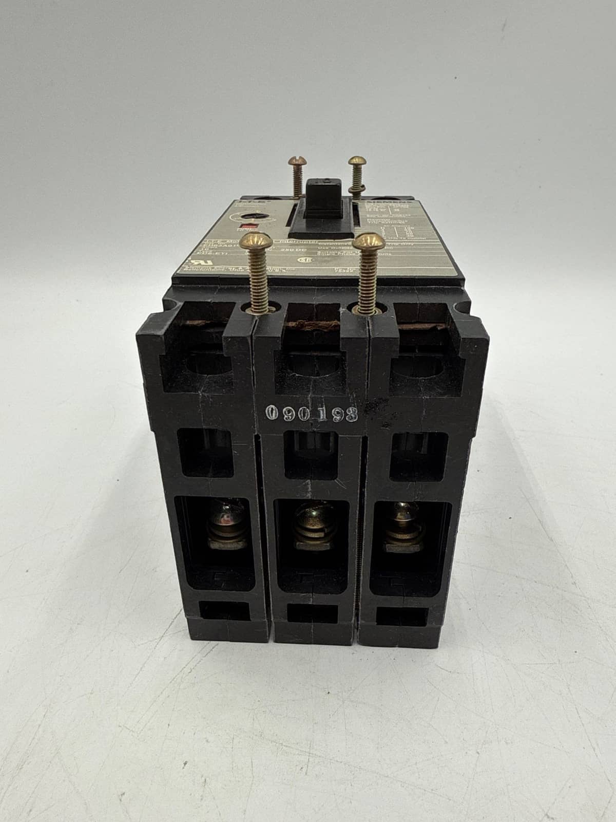 10 Amps, ITE #ED63A010, Circuit Breaker, 3-Pole, 600 Volts, Bolt-On - Image 4