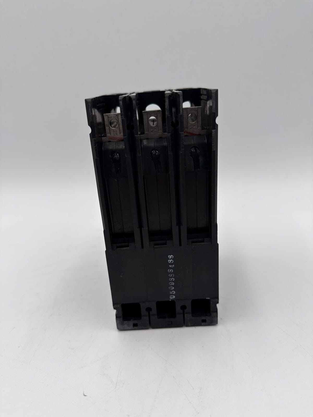 15 Amps, Siemens #ED23B015, Circuit Breaker, 3-Pole, 240 Volts - Image 7