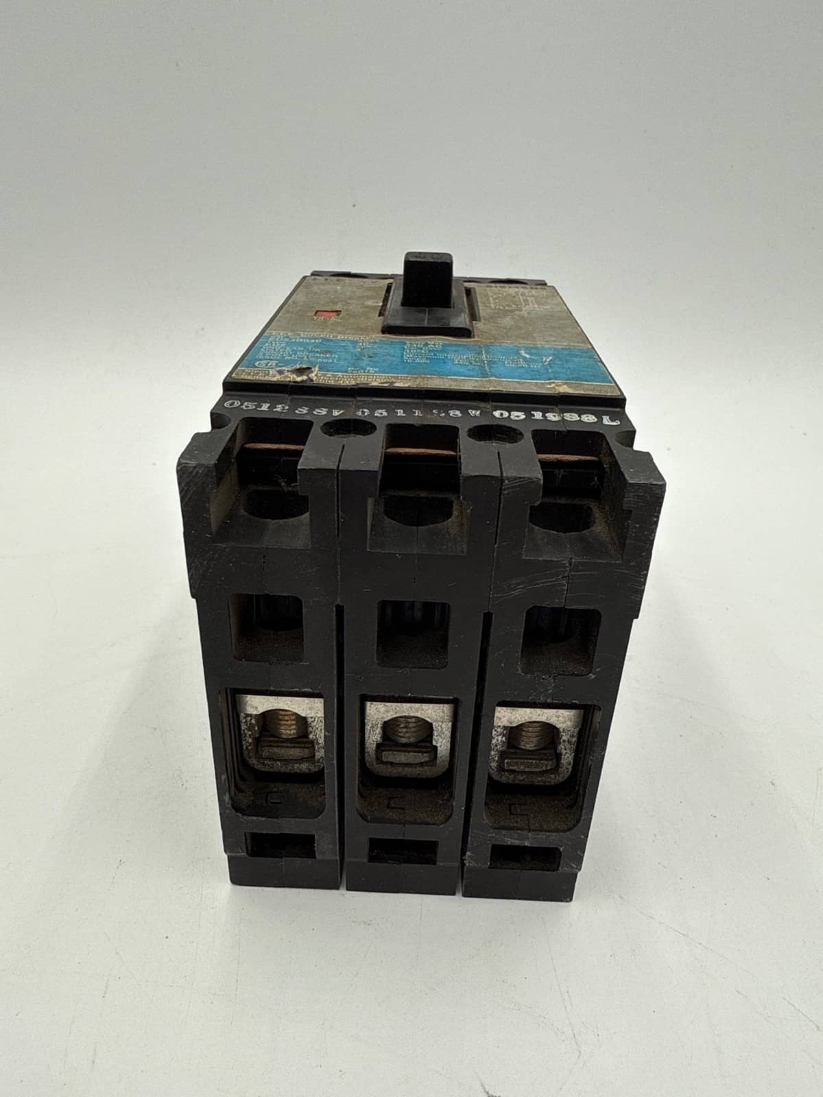 40 Amps, Siemens #ED23B040, Circuit Breaker, 3-Pole, 240 Volts - Image 3