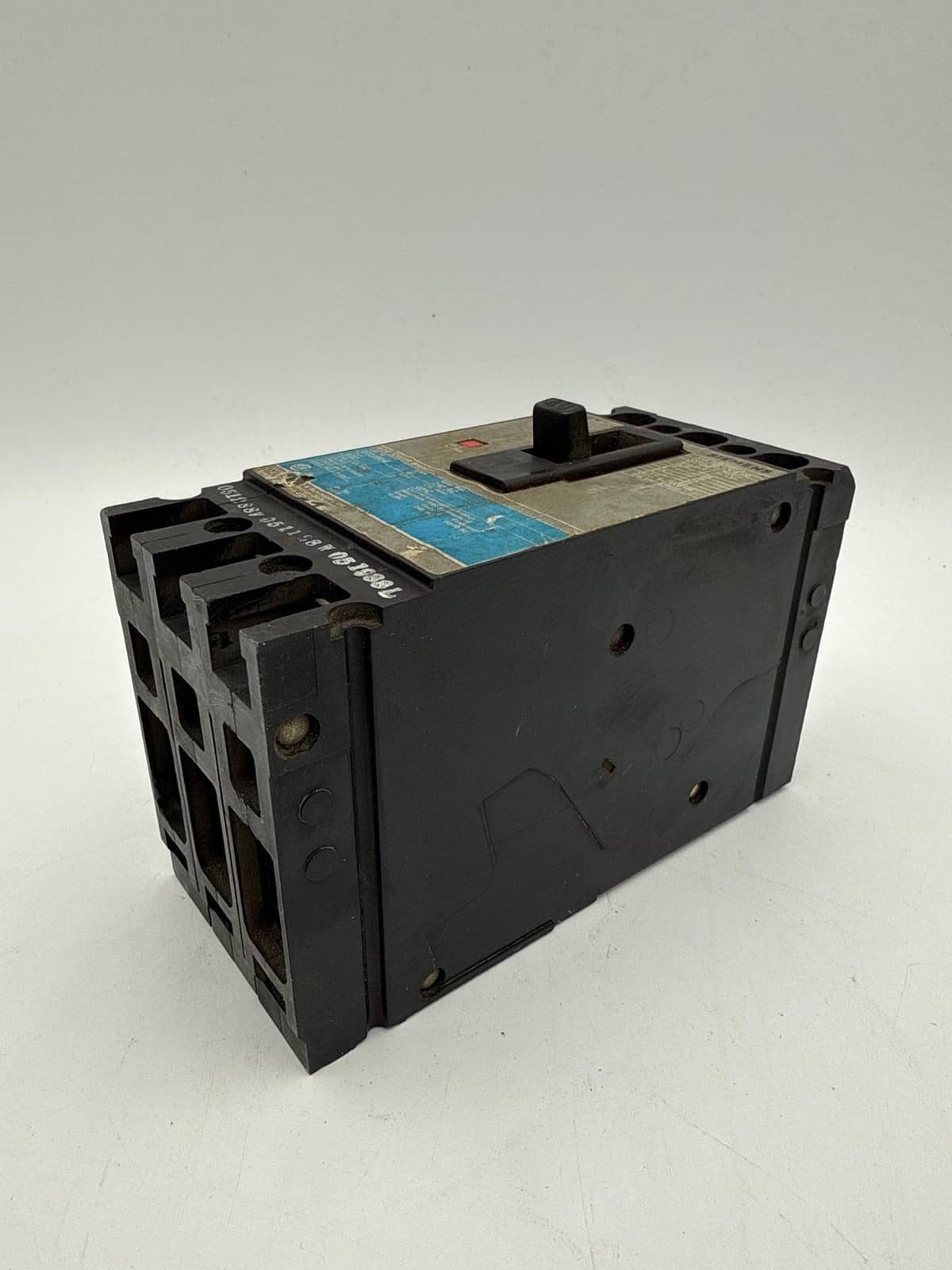 40 Amps, Siemens #ED23B040, Circuit Breaker, 3-Pole, 240 Volts - Image 4