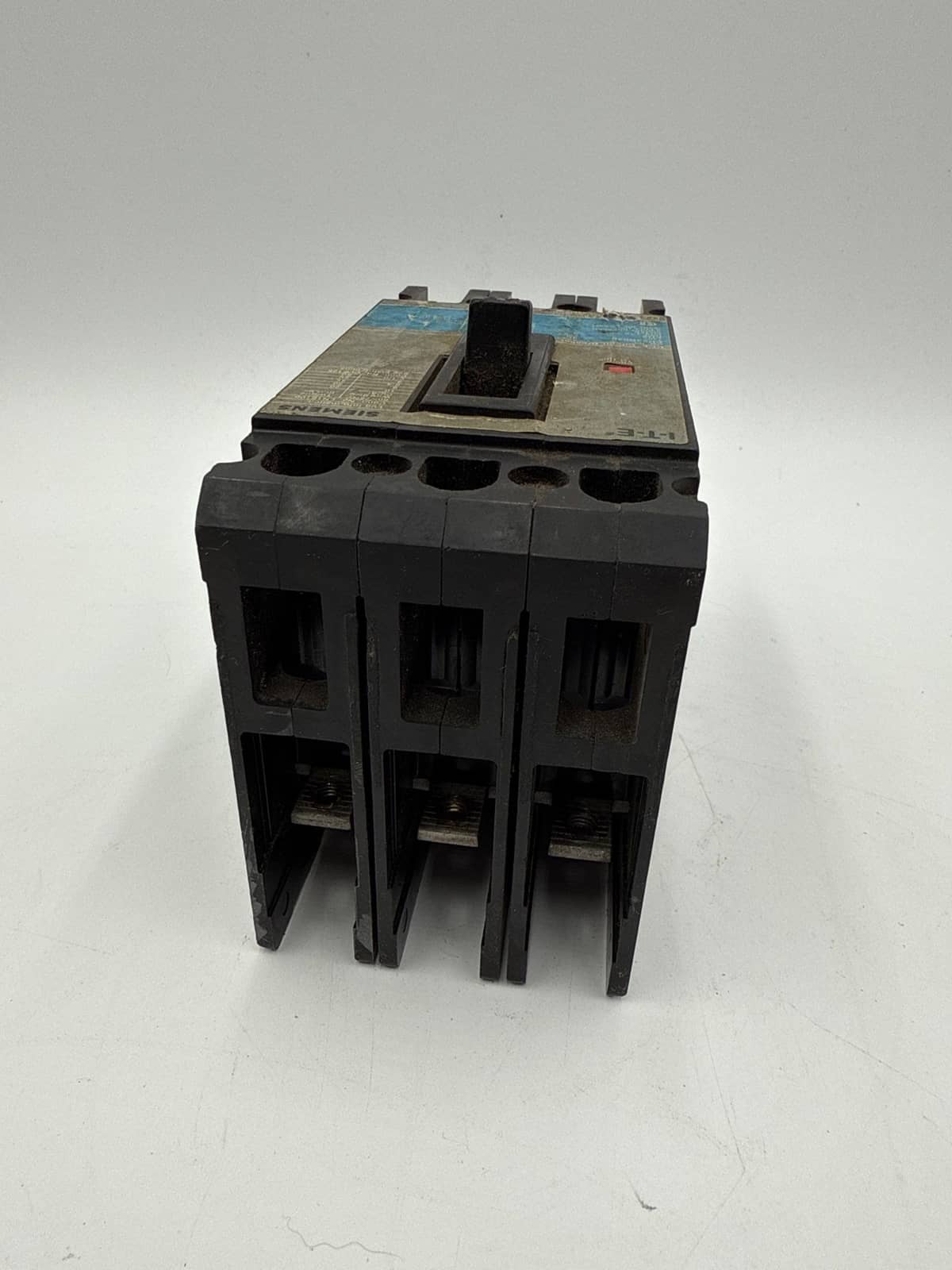 40 Amps, Siemens #ED23B040, Circuit Breaker, 3-Pole, 240 Volts - Image 5