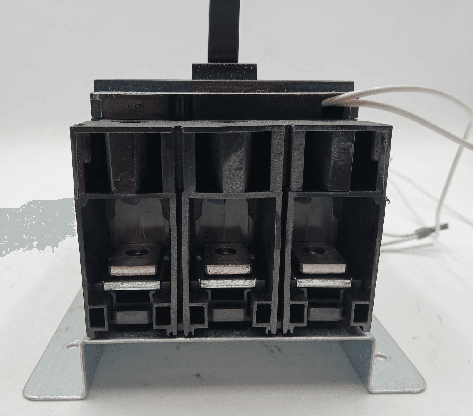 250 Amps, Square D #JJL36250, Circuit Breaker, 3-Pole, 600 Volts, Shunt Trip - Image 3